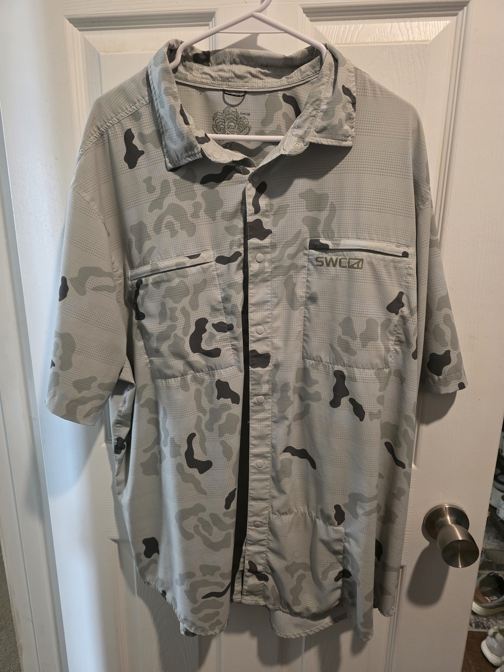 Skinny Water Culture Light Gray Camo Short Sleeve Fishing Shirt